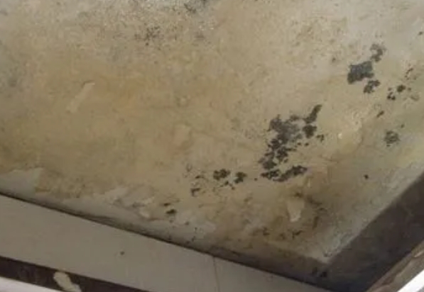 昭平阳台漏水维修公司分享下昭平卫生间渗水维修需要注意哪些问题。